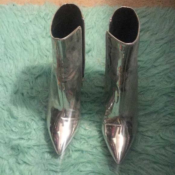 Boots - Picture 2 of 6